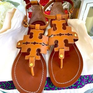 Authentic Phoebe Flat Thong Leather sandals